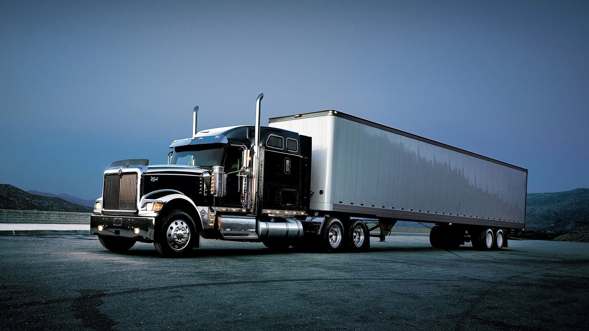 889367-free-download-18-wheeler-wallpaper-1920x1080